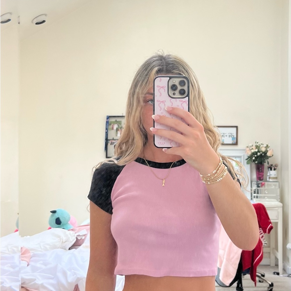Brandy Melville- pink and black baby tee